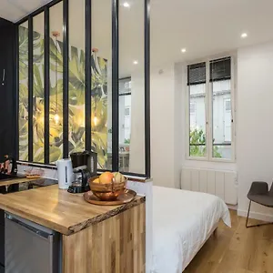 Studio D'architecte Au Pied De Tour Eiffel Paris